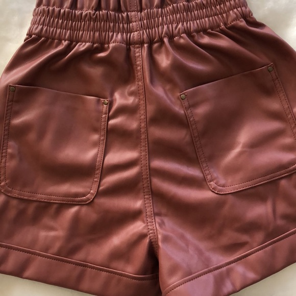 Zara high rise faux leather shorts - Picture 10 of 11